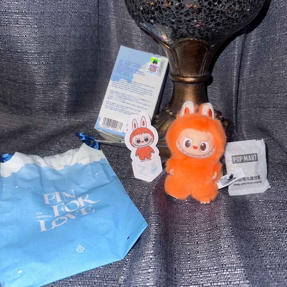 Labubu Pin for Love Series Vinyl Plush Pendant “Z” The Monsters Popmart